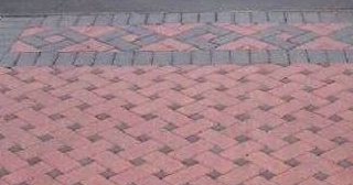 Укладка тротуарной плитки на старое бетонное основание в Тихорецке в октябре