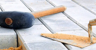 Профессиональная укладка тротуарной брусчатки в Тихорецке в октябре
