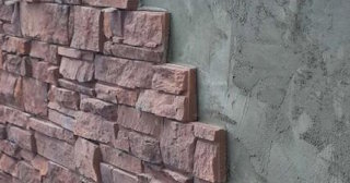 Качественная отделка цоколя фундамента снаружи в Тихорецке в октябре